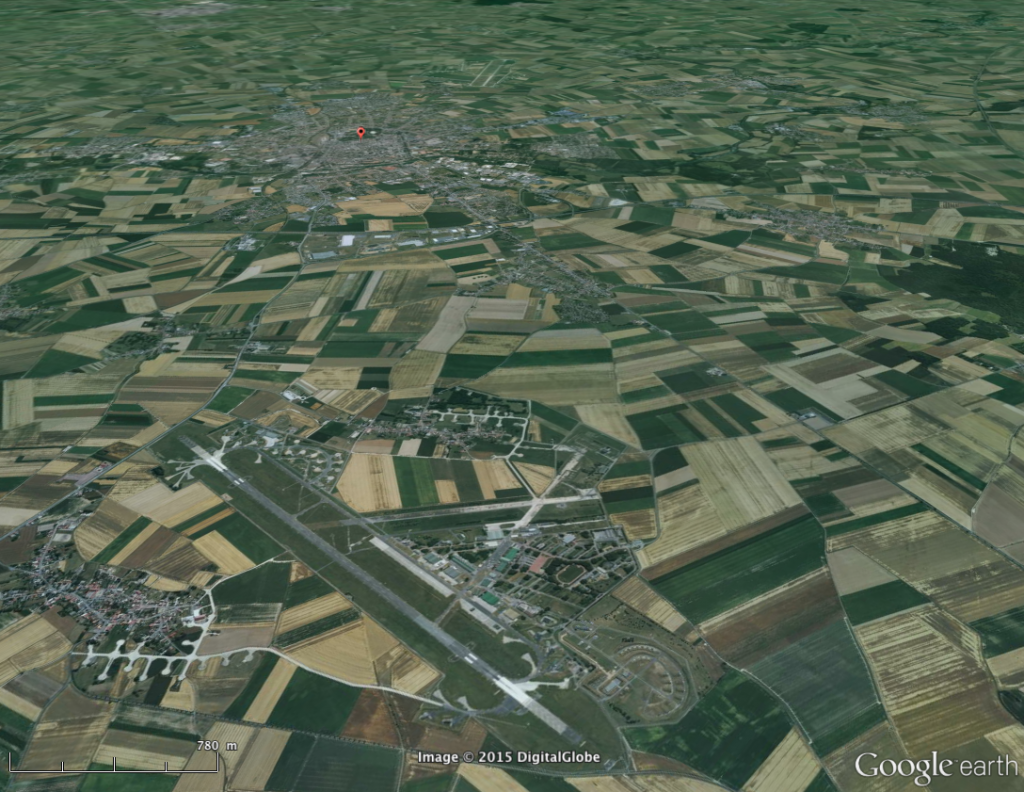 Survol de l'ancienne Base Aérienne 103 - Cambrai-Epinoy