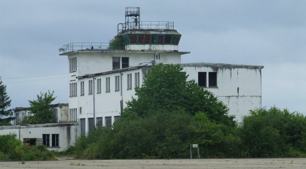 Twr Dreux Air Base (photo Yvon CROSA)